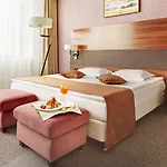 Victoria Olimp & Business Centre Hotel