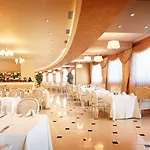 Victoria Olimp & Business Centre Hotel