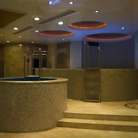 Victoria Olimp & Business Centre Hotel 4*
