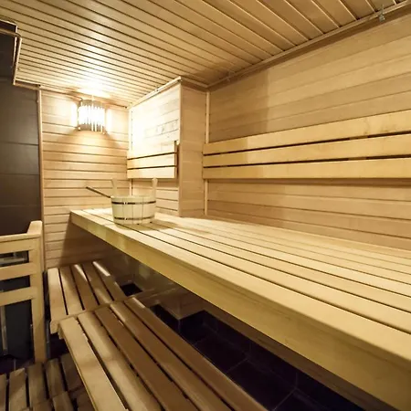 Victoria Olimp & Business Centre Hotel 4*