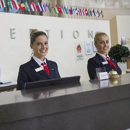 Victoria Olimp & Business Centre Hotel 4*
