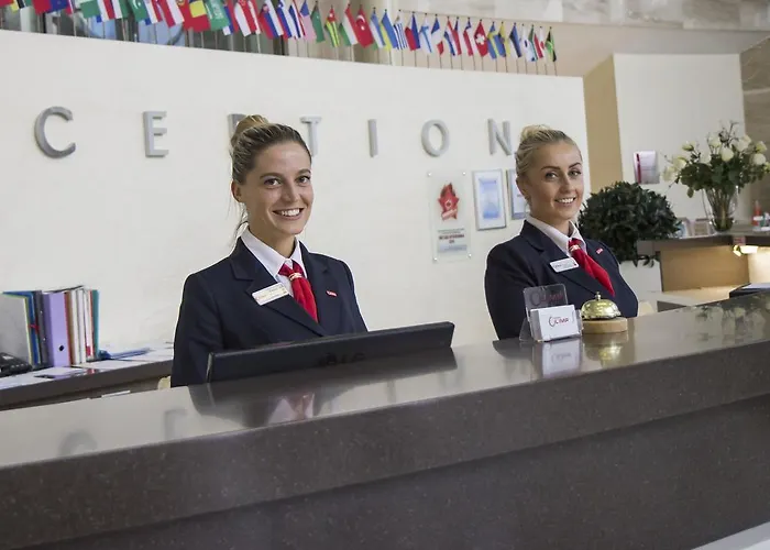 Victoria Olimp & Business Centre Готель 4*